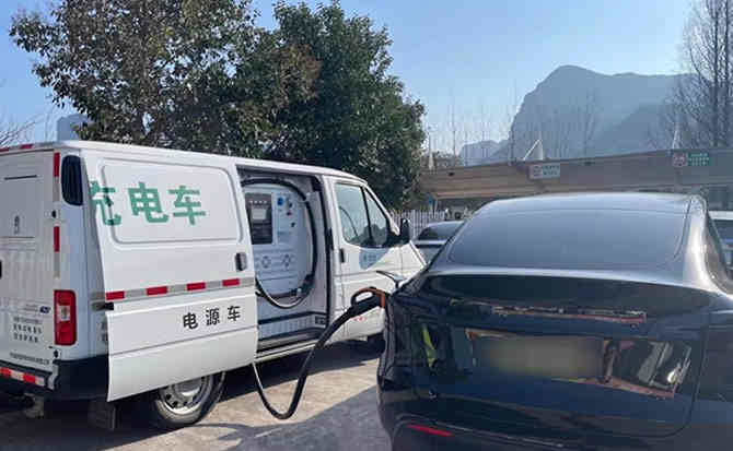 相山区汽车搭电